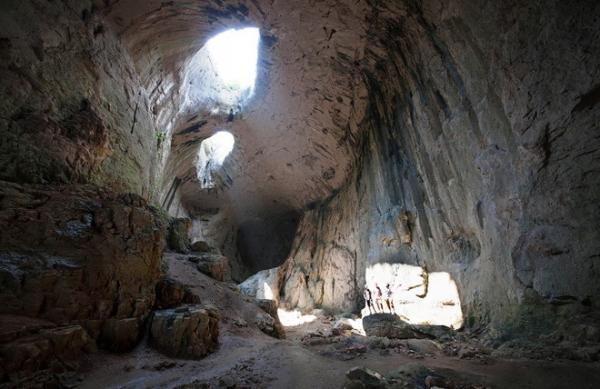 Глаза Бога: уникальная пещера в Болгарии (ФОТО)
