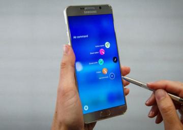 Флагманский Samsung Note 7 взорвался во время зарядки