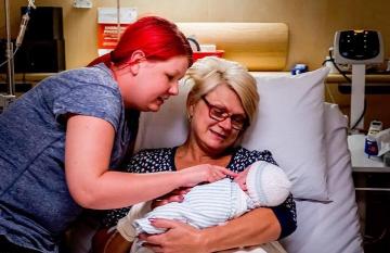 46-летняя женщина родила собственного внука
