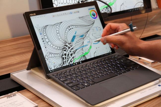 ASUS представила «убийцу» iPad Pro (ФОТО)