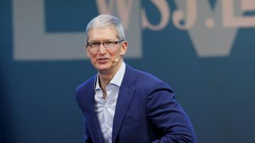Гендиректор Apple продал акции компании