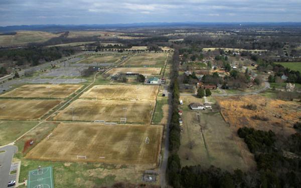 Самые необычные и странные футбольные поля (ФОТО)