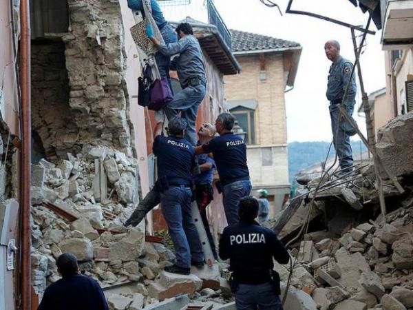 Дрожь Земли. Центральную часть Италии продолжает трясти (ФОТО)