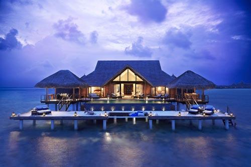 Роскошь в раю: необычный отель на Мальдивах (ВИДЕО)