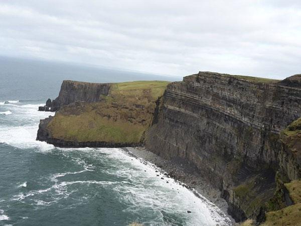 Магнит для миллионов туристов:  грандиозные скалы  в  ирландском графстве Клер  (ФОТО)