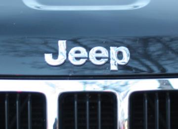 Фотошпионы выложили в сеть первые изображения нового Jeep Grand Cherokee (ФОТО)