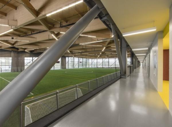 Футбол в каменоломне: необычный стадион в канадском Монреале (ФОТО)