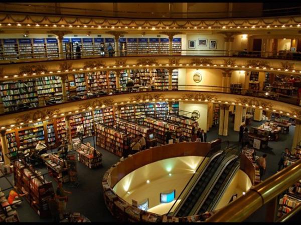 Книжный магазин в стиле ренессанса (ФОТО)