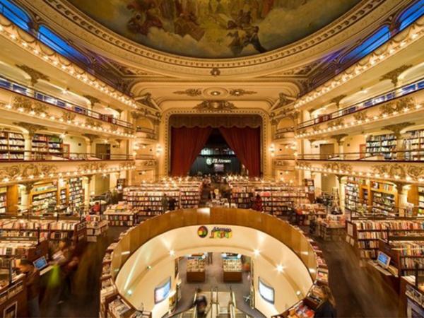 Книжный магазин в стиле ренессанса (ФОТО)