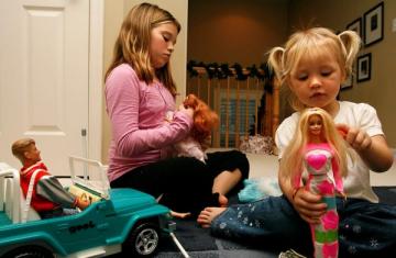 Ученые не рекомендуют детям играть с Barbie