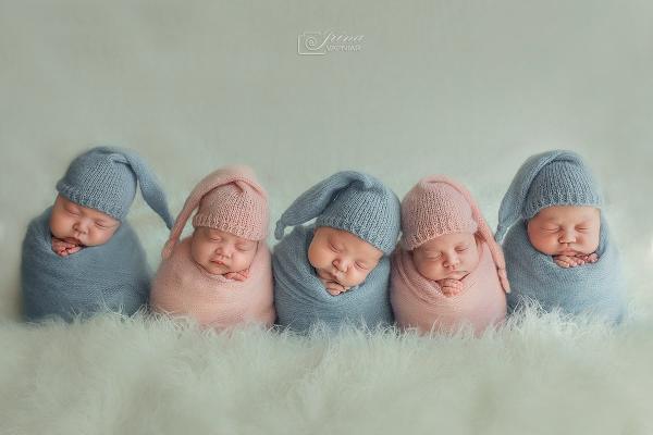 Счастье в пятой степени: нежная фотосессия пятерняшек (ФОТО)