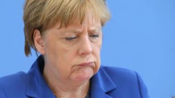 Меркель призвала Россию прекратить распространять ложную информацию