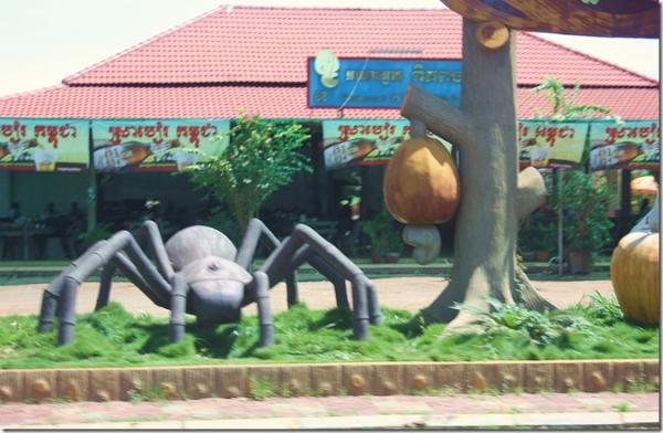 “Spiderville” и его деликатесы: самый жуткий город на Земле (ФОТО)