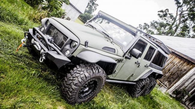 Китайцы представили шестиколесный Jeep Wrangler (ФОТО)