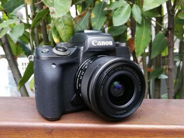 Canon анонсировал флагманскую беззеркальную камеру EOS M5