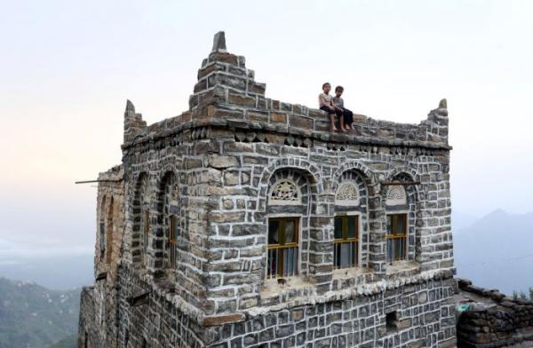 Удивительная деревня беженцев в горах Йемена (ФОТО)