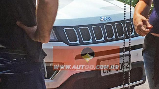 В Сети появились «живые» снимки Jeep Compass (ФОТО)