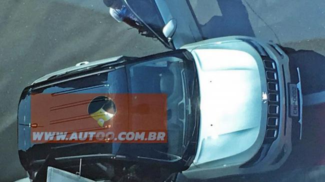 В Сети появились «живые» снимки Jeep Compass (ФОТО)