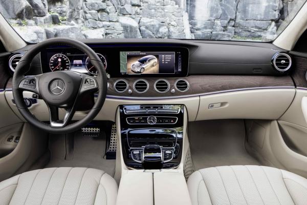 Компания Mercedes-Benz подготовила сюрприз для автосалона в Париже (ФОТО)