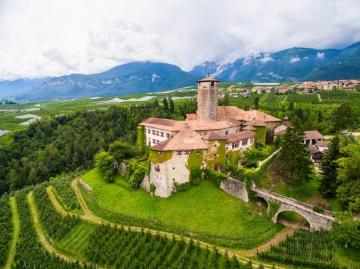 В Италии выставили на продажу замок, принадлежавший одной семье 670 лет (ФОТО)