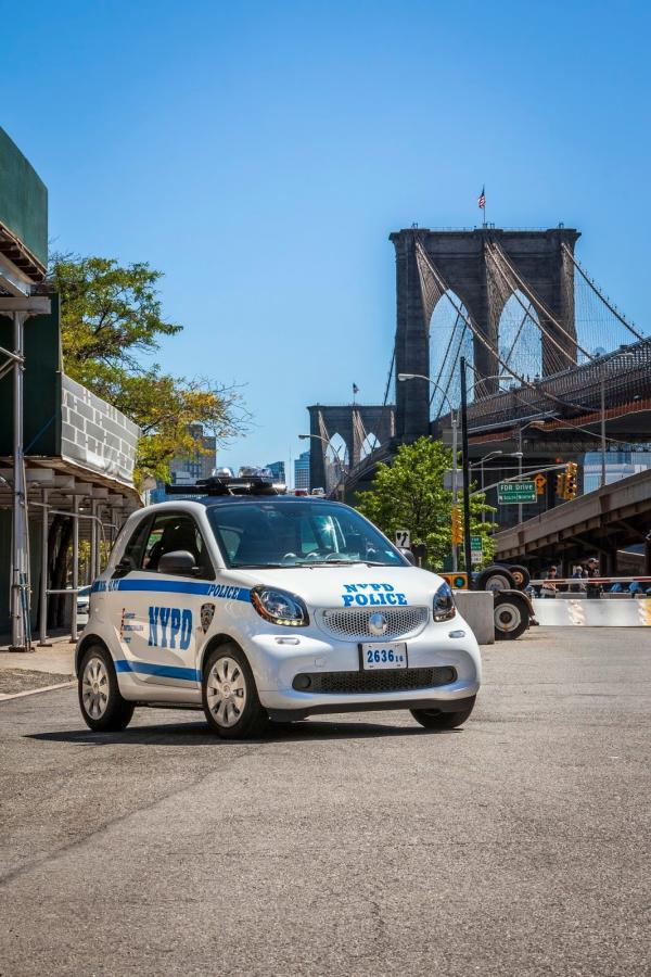 Компактная полиция: патрульные Нью-Йорка получили интересное транспортное средство (ФОТО)