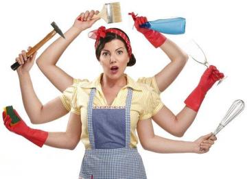 Женщины тратят 23 года жизни на домашние работы