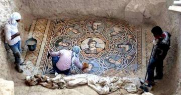 Археологи нашли в затопленном районе древнюю мозаику невероятной красоты