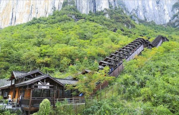 В центре Китая построили самый длинный в мире эскалатор (ФОТО)