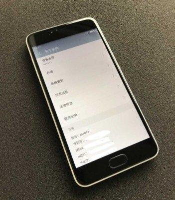 В Сеть попали первые фото пластикового смартфона от Meizu (ФОТО)