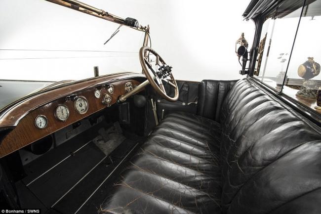Rolls-Royce 1926 года выпуска: Маленький дворец на колесах (ФОТО)