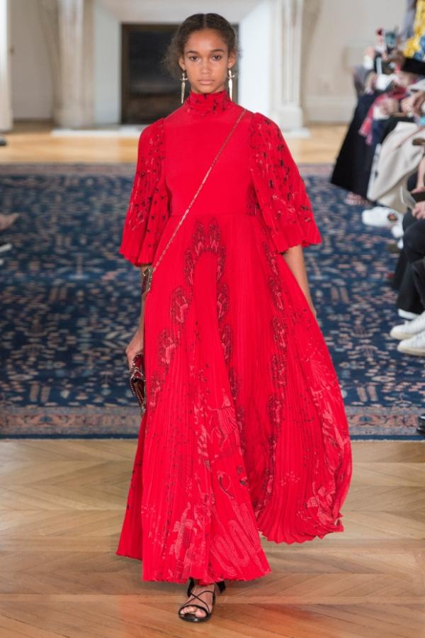 Цвет в тренде: новая коллекция от Valentino (ФОТО)