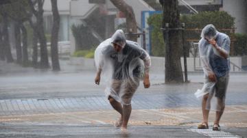 Смертоносный тайфун «Чаба» приближается к Японии