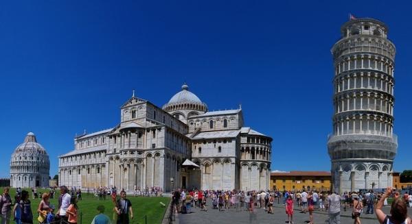 Площадь чудес в Италии: один из самых знаменитых образцов средневековой архитектуры (ФОТО)