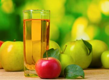 Яблочный сок защитит детский желудок