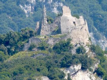 Древняя крепость Касcтель в Италии, от которой остались только руины (ФОТО)