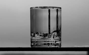Ученые поставили под сомнение «правило восьми стаканов воды в день»