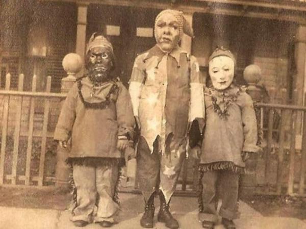 Самые жуткие ретро-костюмы для Хеллоуина (ФОТО)