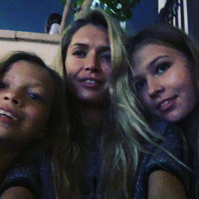 Вера Брежнева отправилась на отдых в Дубай (ФОТО)