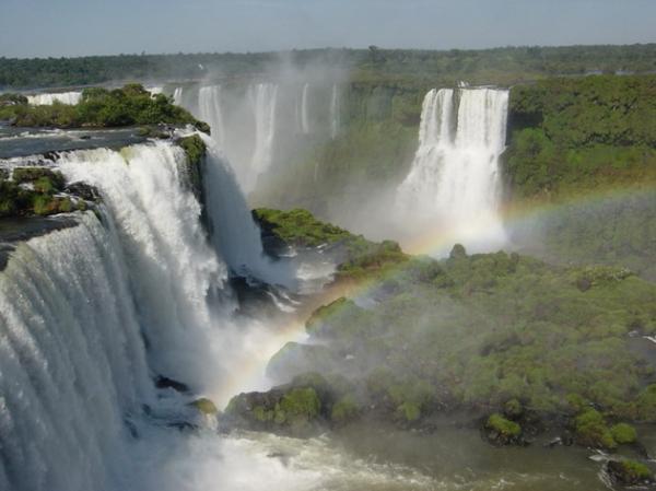 Жемчужина Южной Америки: один из самых величественных водопадов в мире (ФОТО)