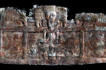 Археологи обнаружили гробницы загадочных "змеиных царей" майя