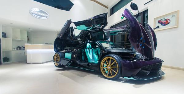 Компания Pagani презентовала специальную версию своего знаменитого авто (ФОТО)