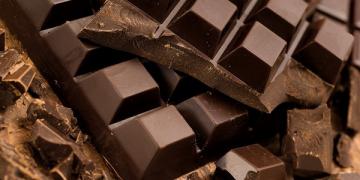 Ученые доказали, что темный шоколад продлевает жизнь