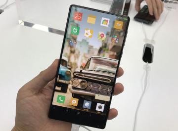 Xiaomi представила безрамочный смартфон Mi Mix (ВИДЕО)