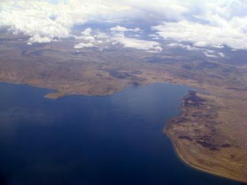 Священное место древних цивилизаций: самое интересное озеро в мире (ФОТО)