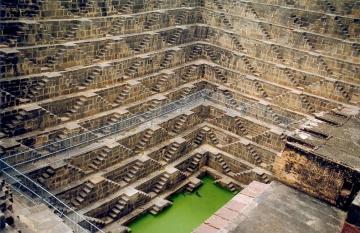 Уникальный колодец Чанд Баори - одна из главных достопримечательностей Индии (ФОТО)