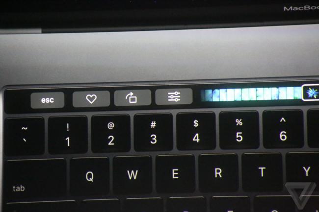 Apple официально представила новые MacBook с двумя дисплеями (ФОТО)
