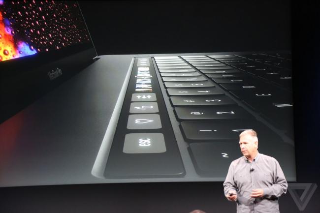 Apple официально представила новые MacBook с двумя дисплеями (ФОТО)
