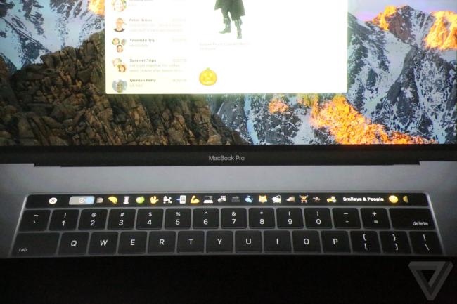 Apple официально представила новые MacBook с двумя дисплеями (ФОТО)