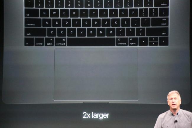 Apple официально представила новые MacBook с двумя дисплеями (ФОТО)