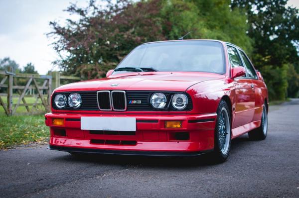 26-летний автомобиль BMW уйдет с молотка (ФОТО)